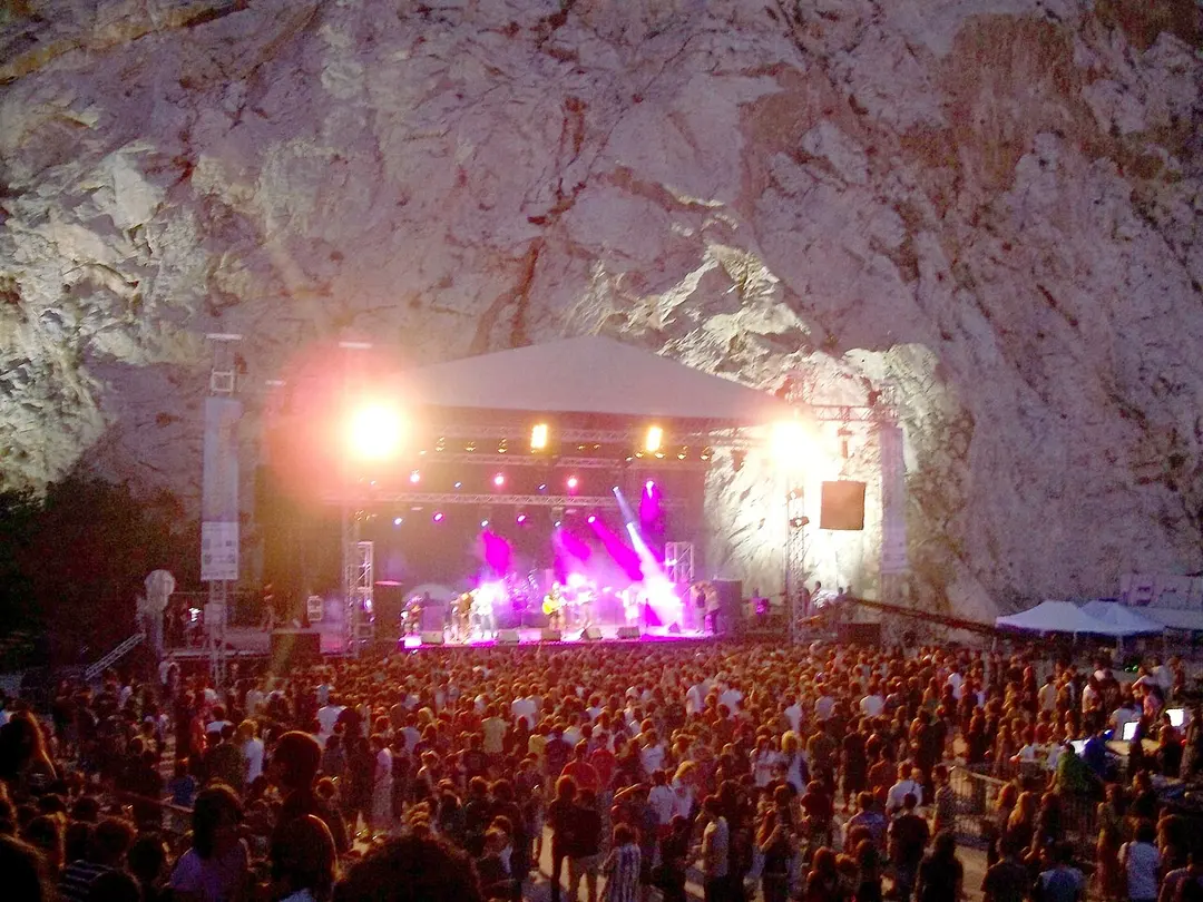 Θέατρο Βράχων "Μελίνα Μερκούρη"