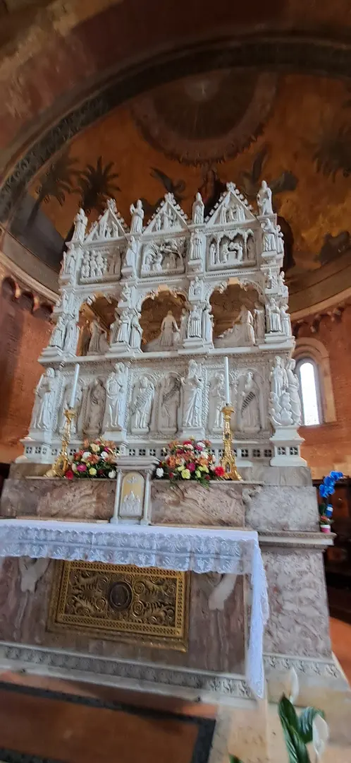 Basilica San Pietro in Ciel d'Oro