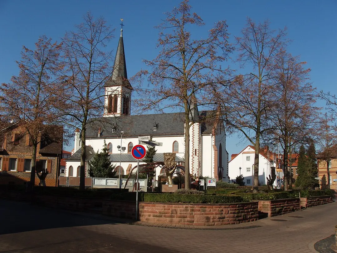 Kath. Pfarrkirche St. Josef