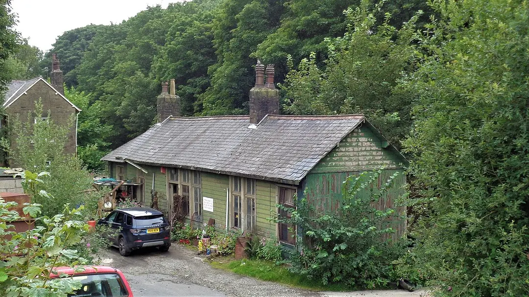 Ovenden railway station