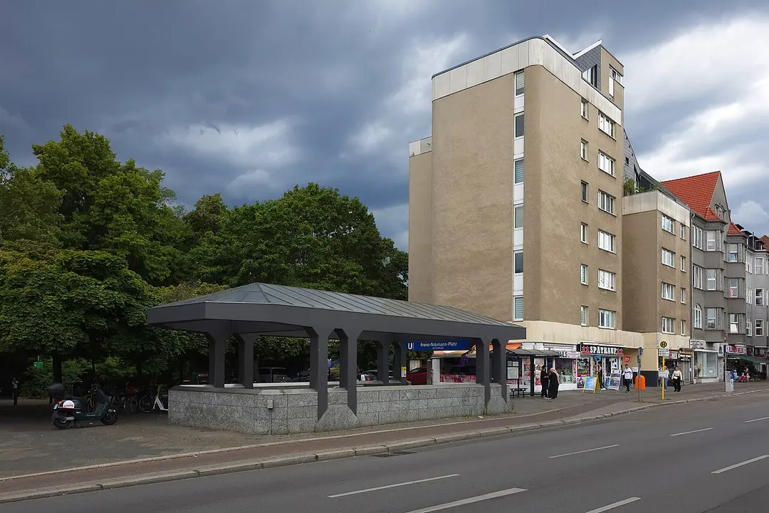 Franz-Neumann-Platz