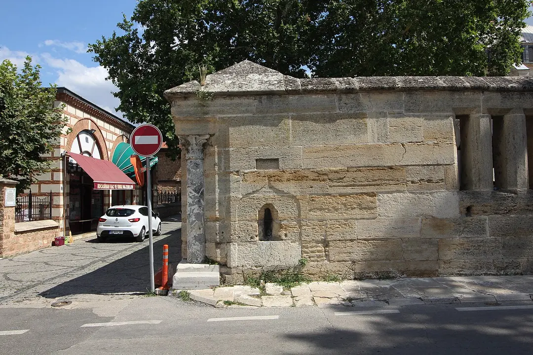 Selimiye Külliyesi Duvar Çeşmesi