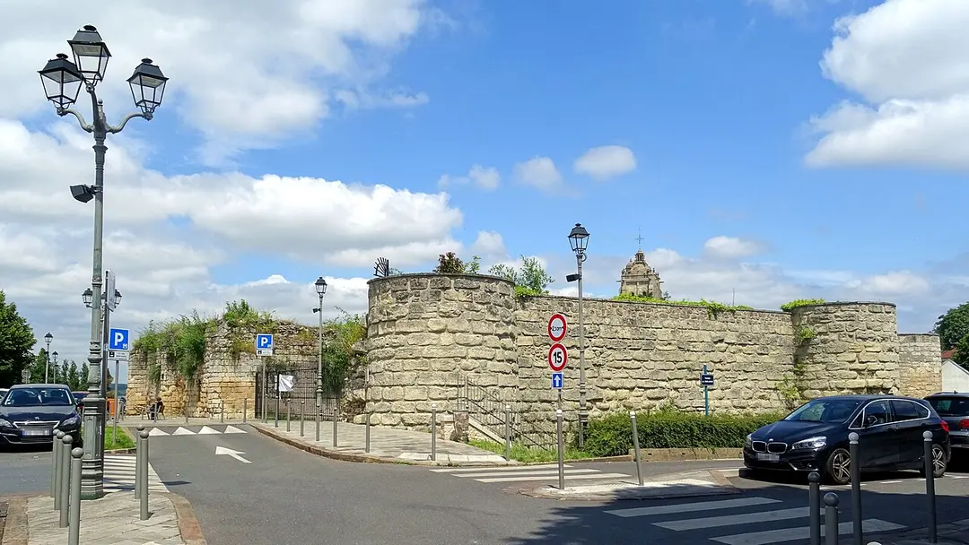 Burg Beaumont-sur-Oise