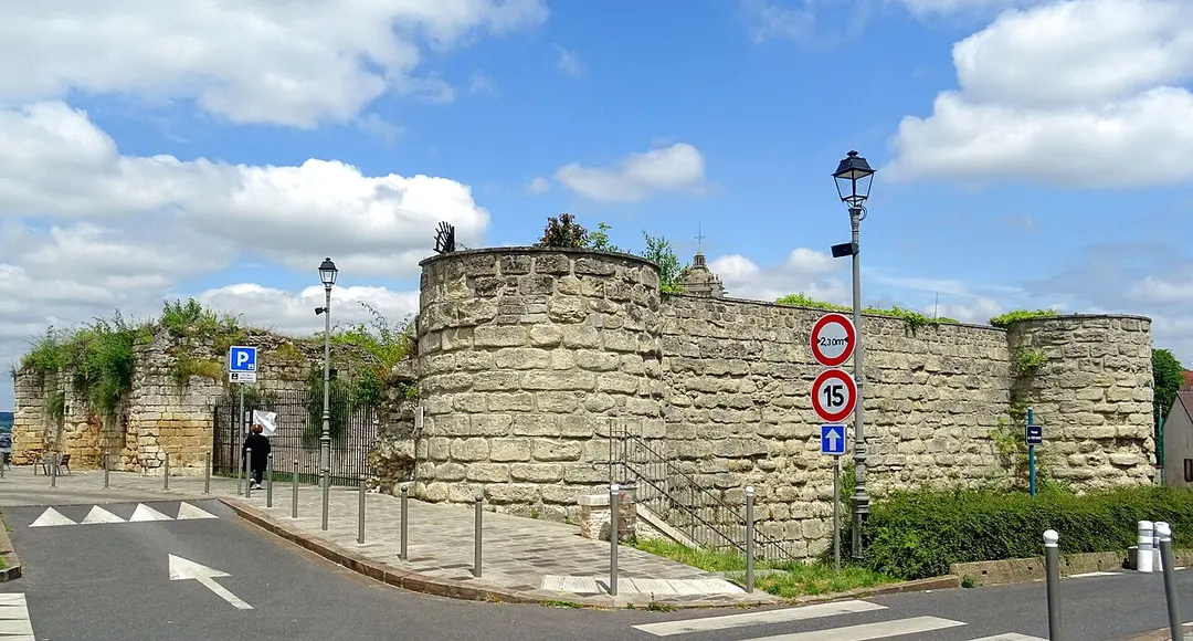 Burg Beaumont-sur-Oise