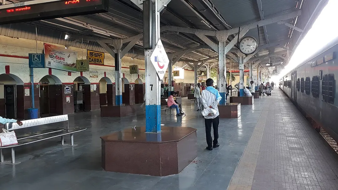 Dabra railway station