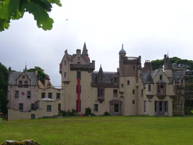 Aldourie Castle