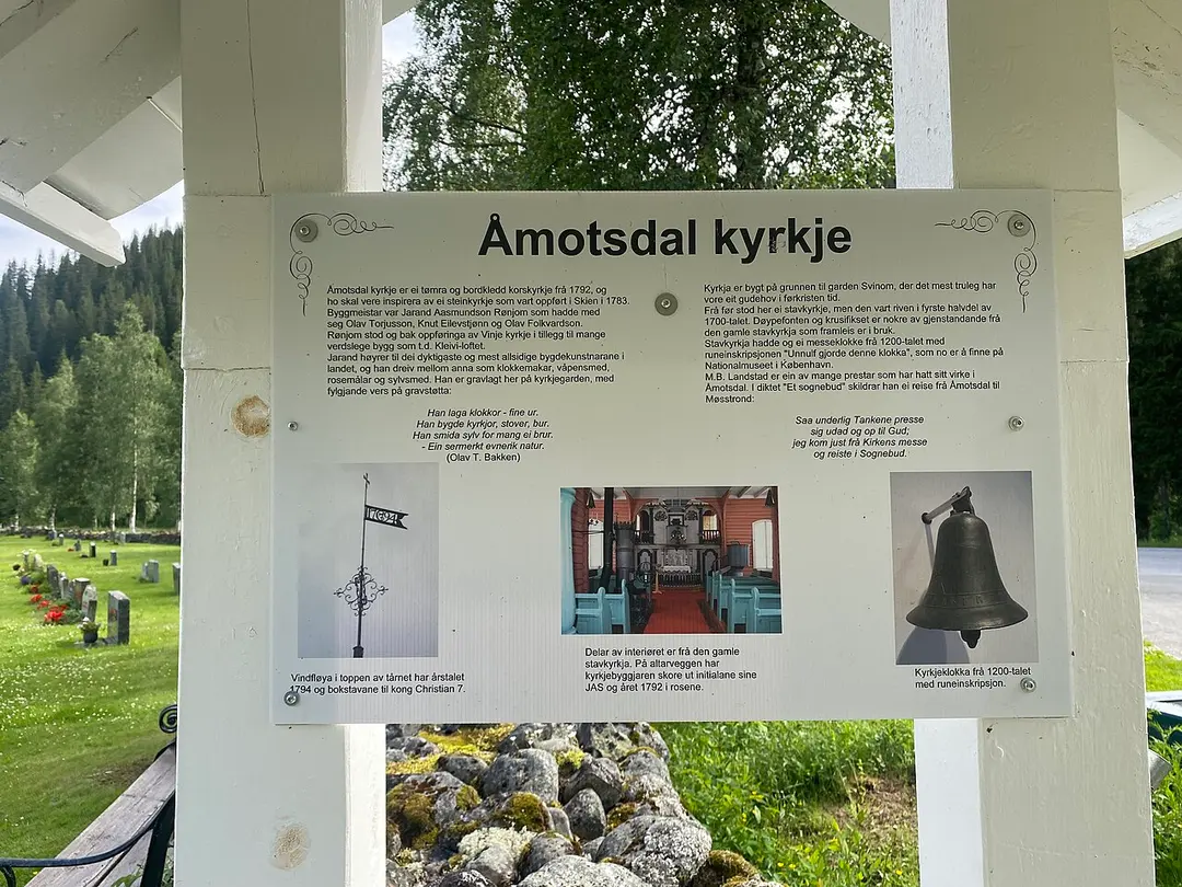 Åmotsdal kyrkje