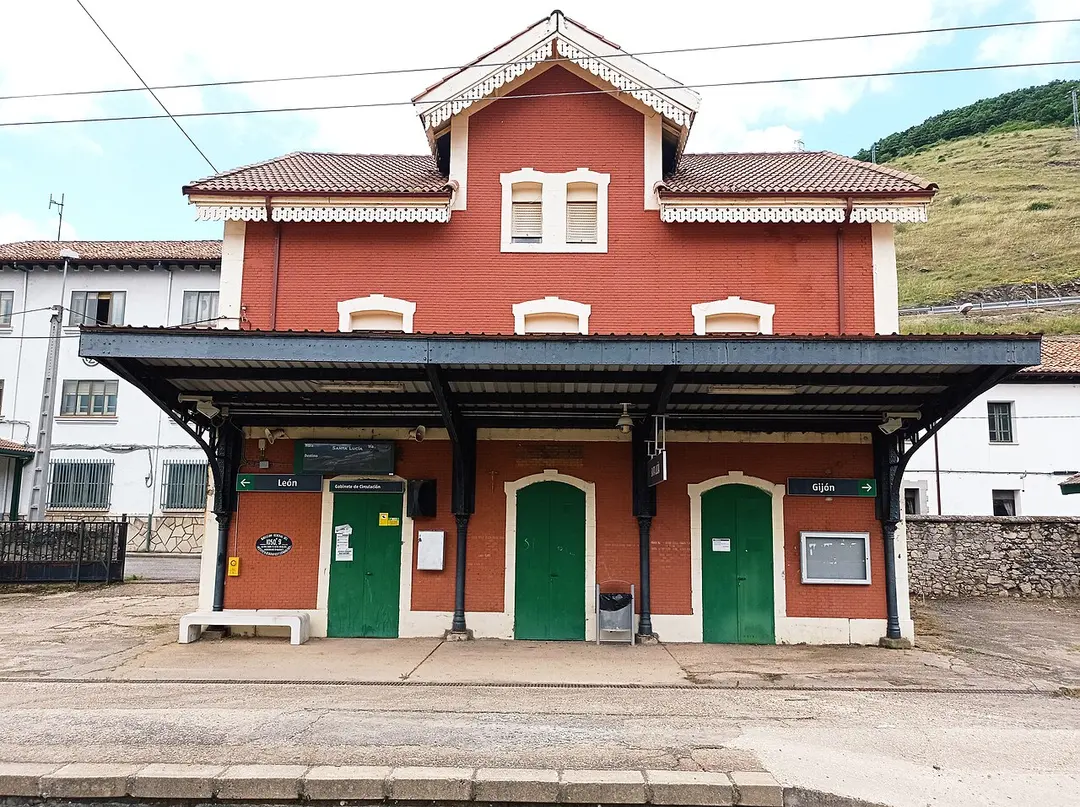 La Pola de Gordón train station