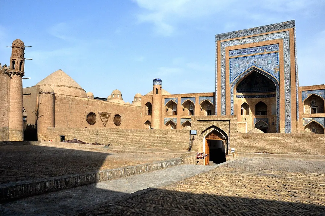 Alla Kouli Khan madrasa
