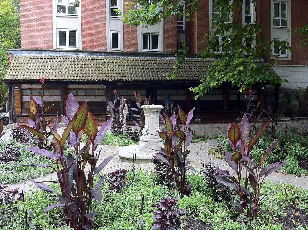 Memorial to Heroic Self Sacrifice
