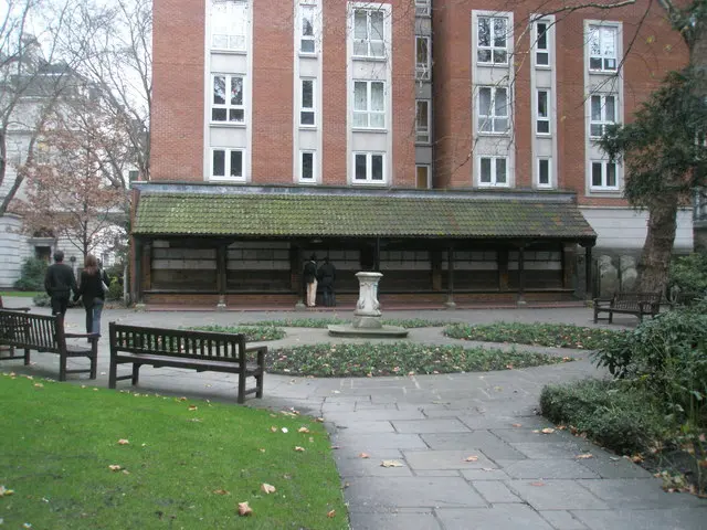 Memorial to Heroic Self Sacrifice