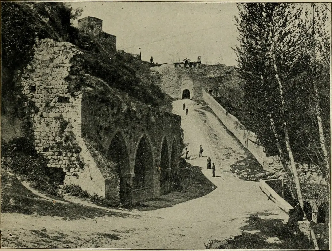 Porta delle Fonti