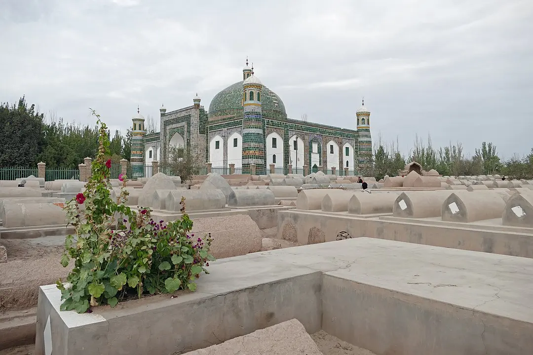 Afaq Khoja Mausoleum. Bus 20