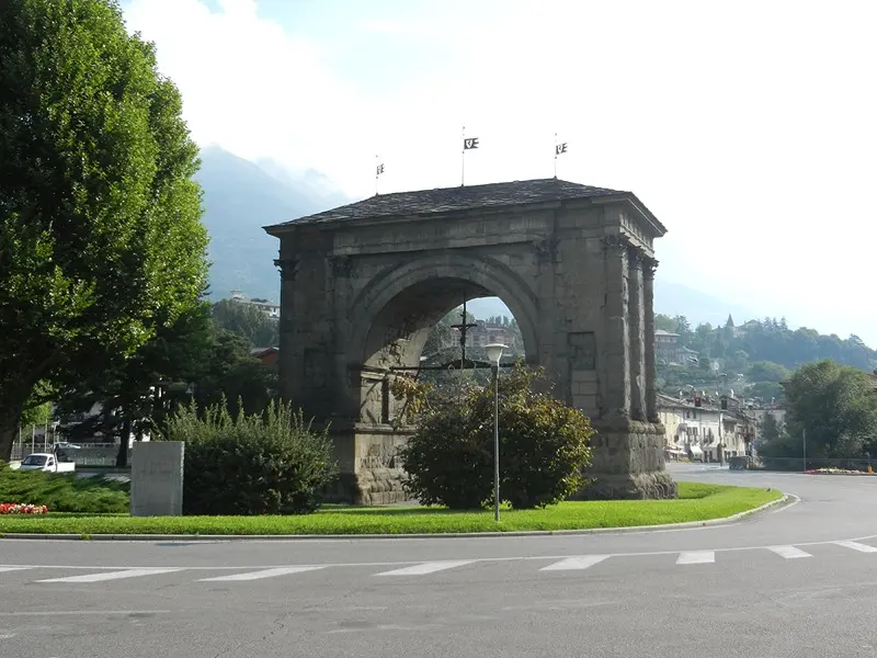 Arco di Augusto / Arc d'Auguste