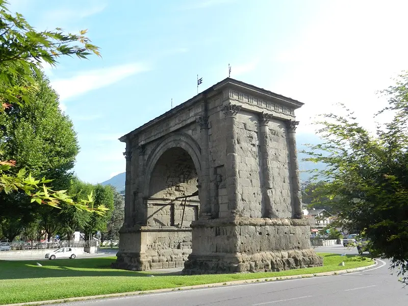 Arco di Augusto / Arc d'Auguste
