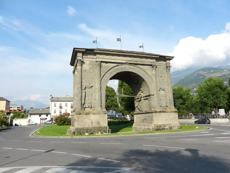 Arco di Augusto / Arc d'Auguste