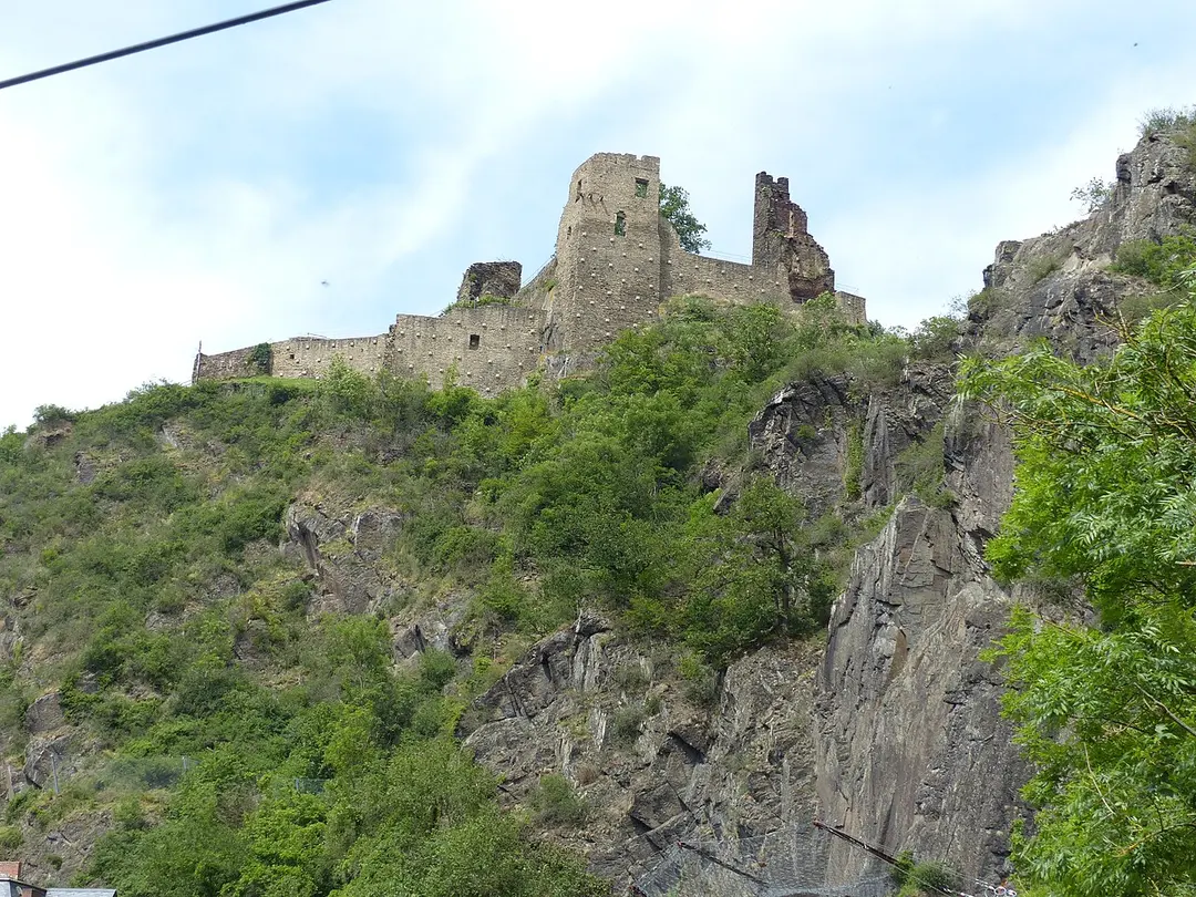 Burg Are