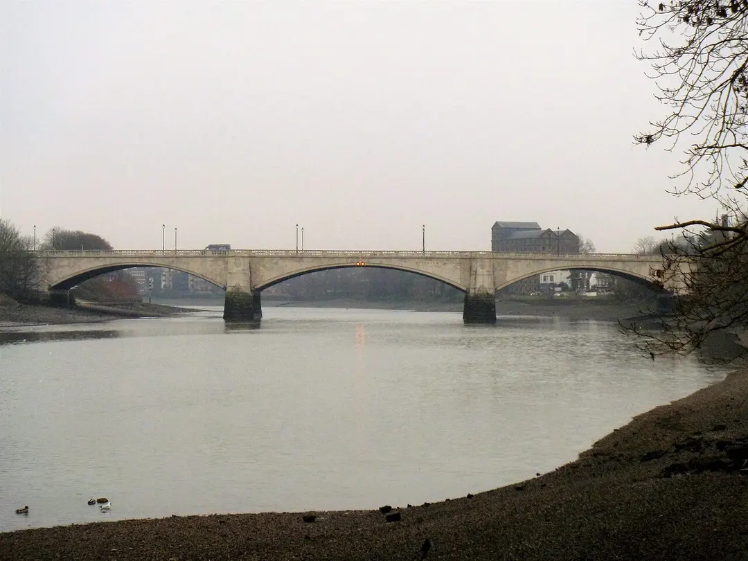 Chiswick Bridge