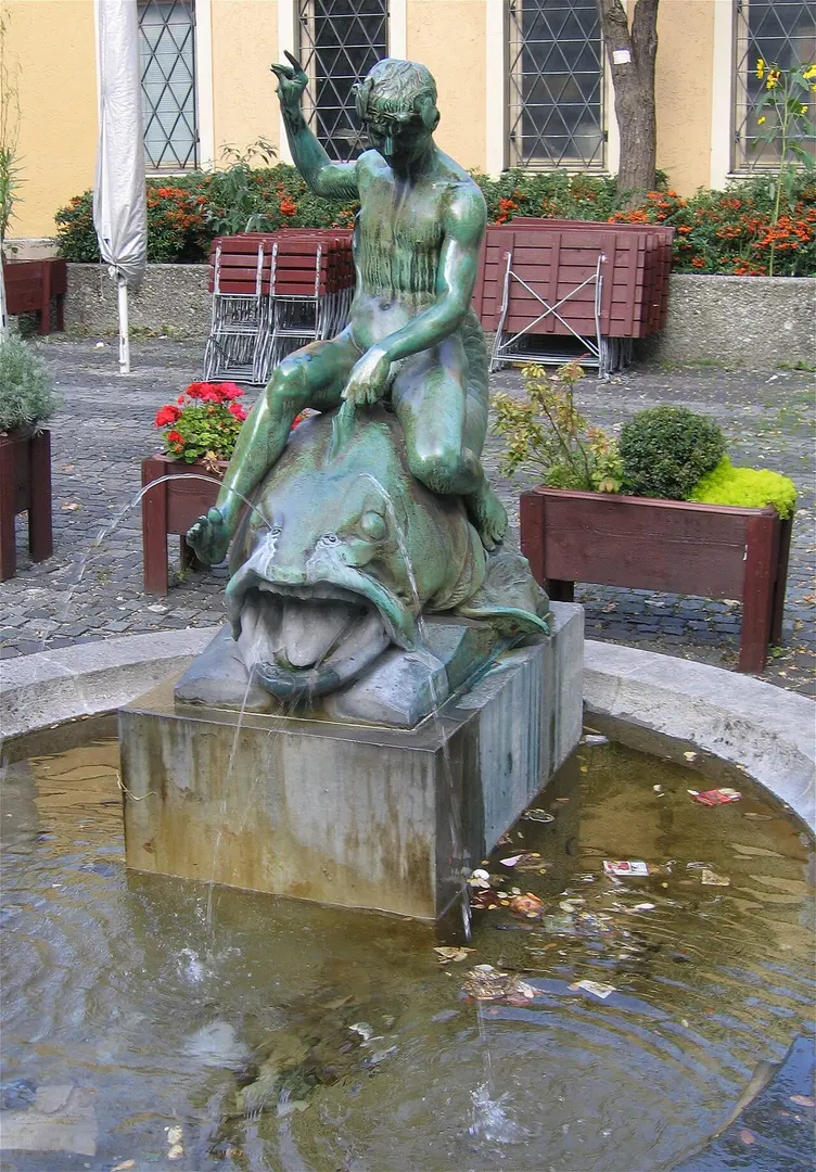 Delphinbrunnen