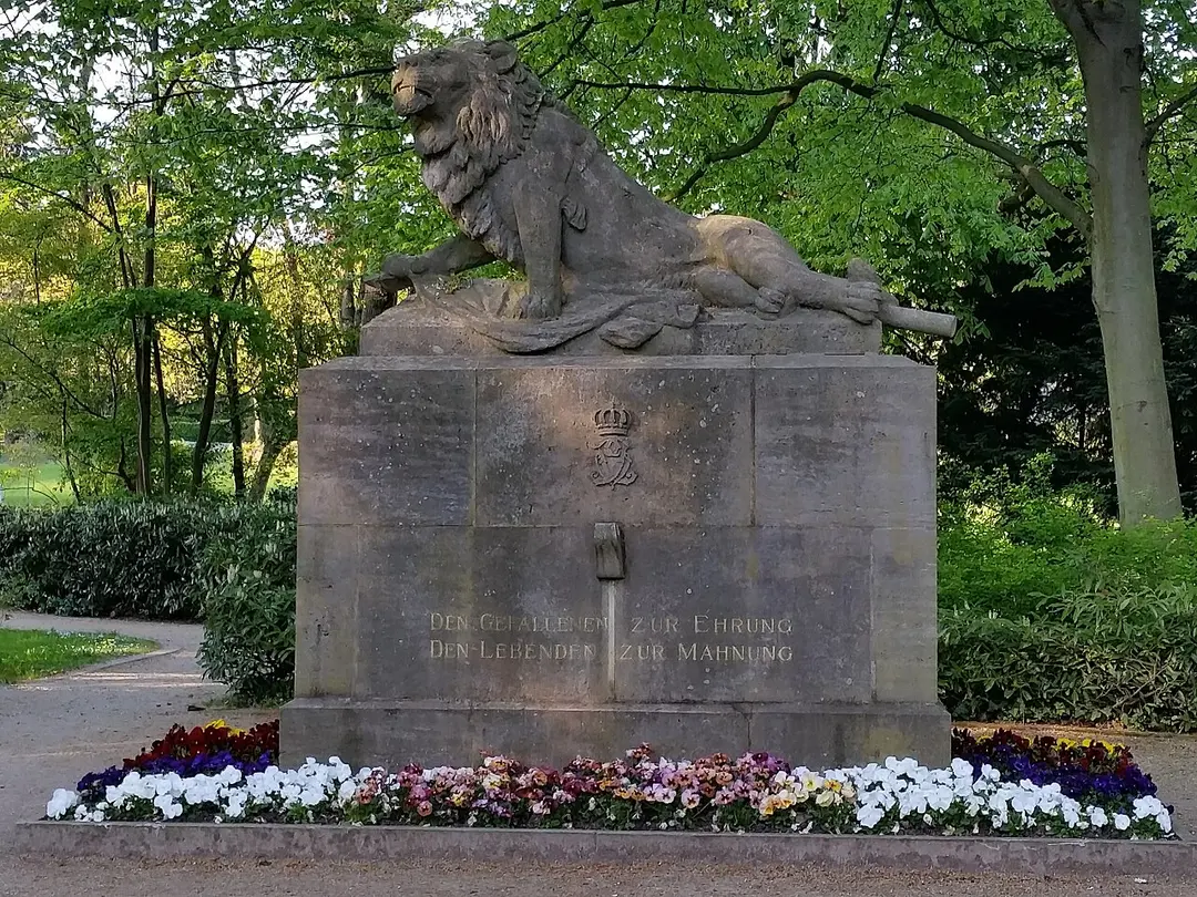Achtziger-Denkmal