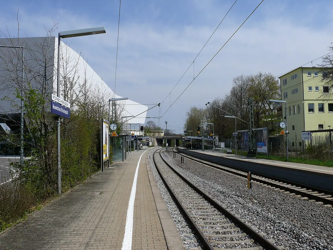 Bahnhof Stuttgart Neuwirtshaus (Porscheplatz)