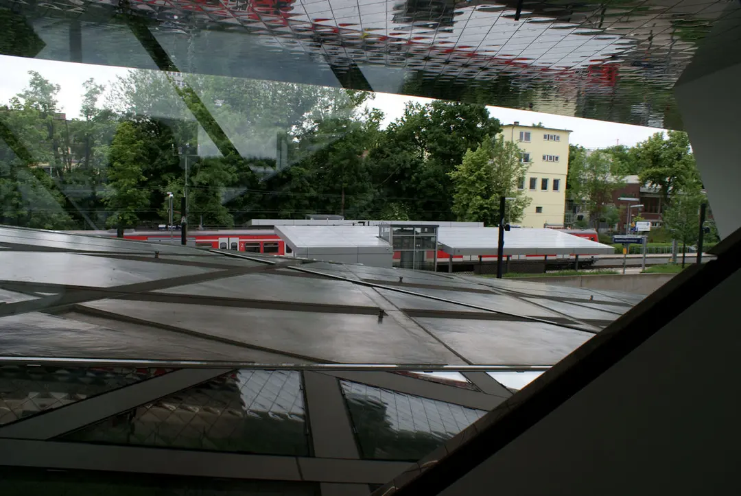 Bahnhof Stuttgart Neuwirtshaus (Porscheplatz)