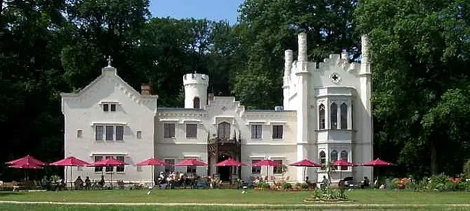 Kleines Schloss / Damenhaus