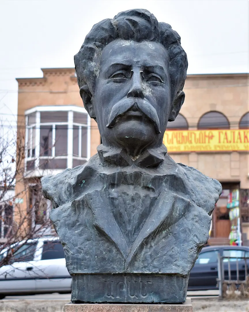 Արամ Մանուկյան