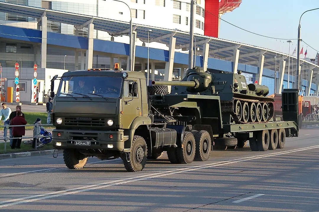 САУ "СУ-100"