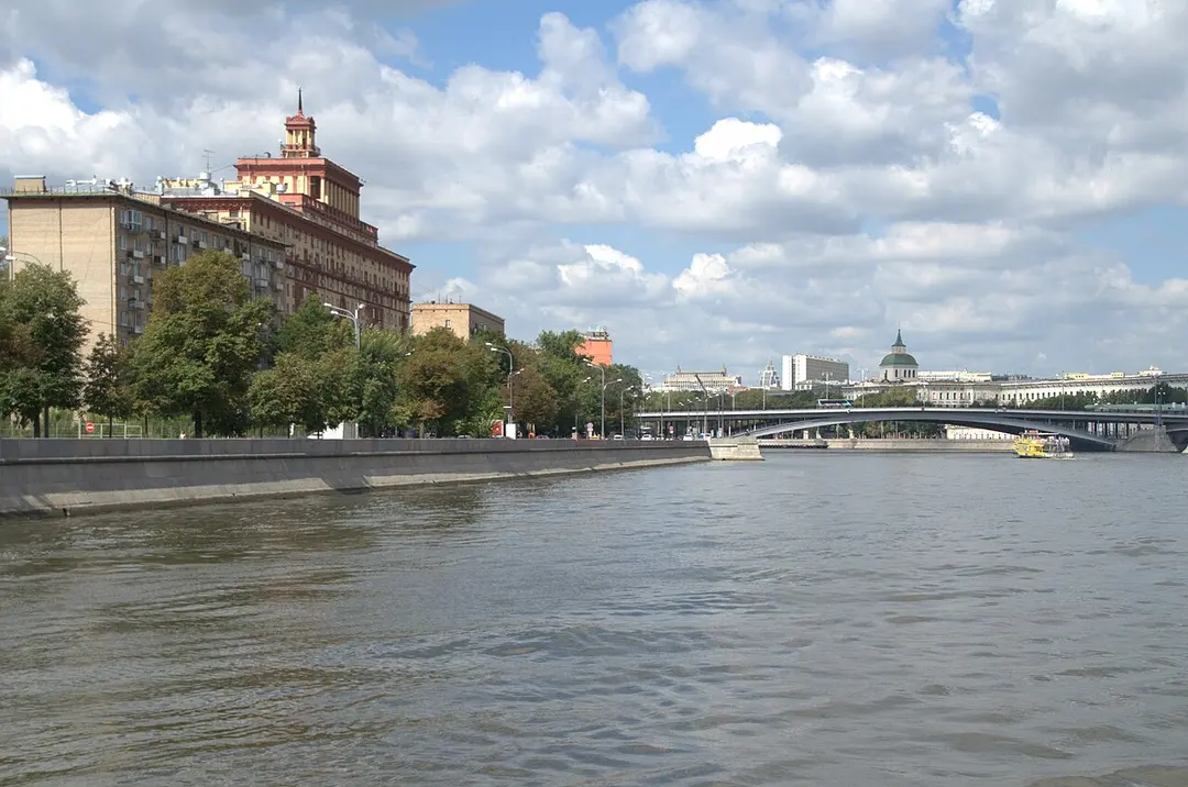 Große Ustjinski-Brücke