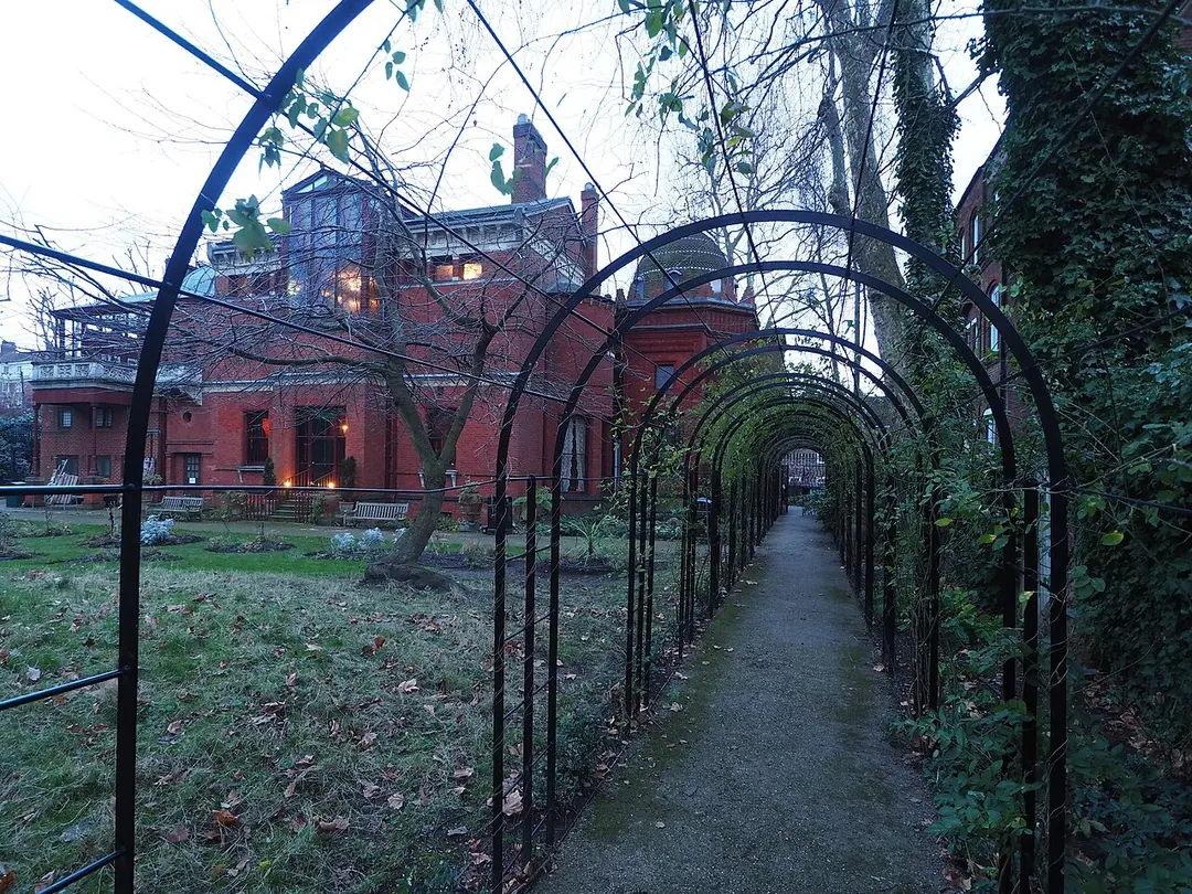 Leighton House Museum
