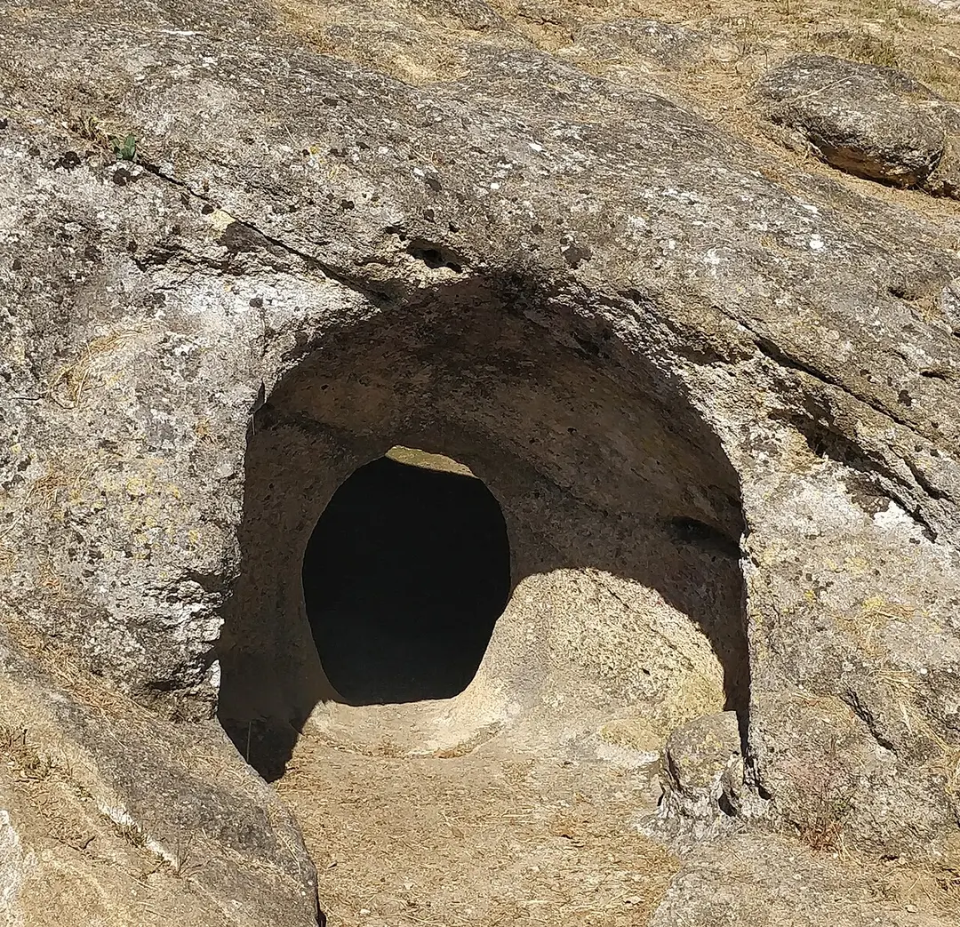 Artificial caves of Casal do Pardo