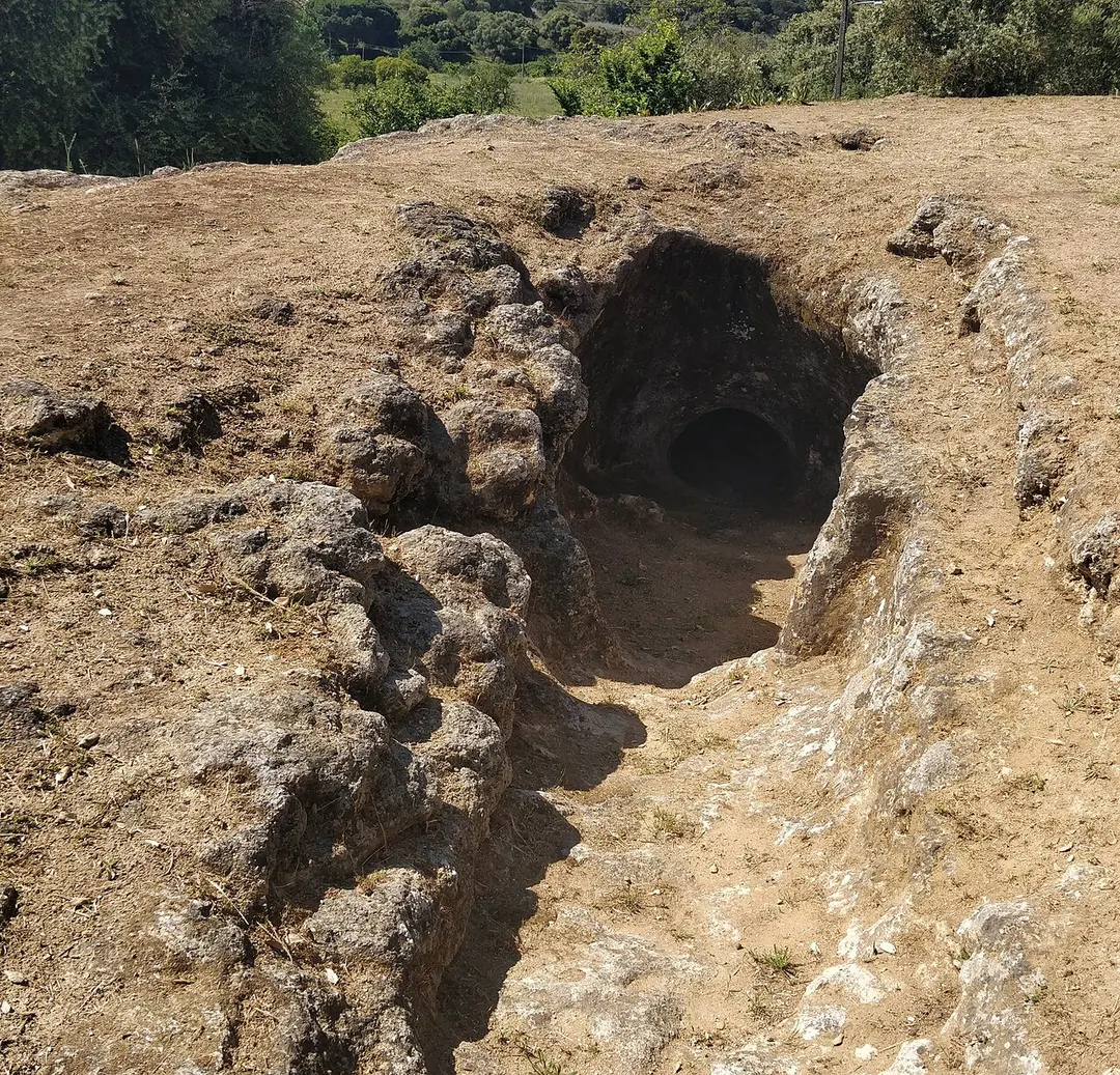 Artificial caves of Casal do Pardo