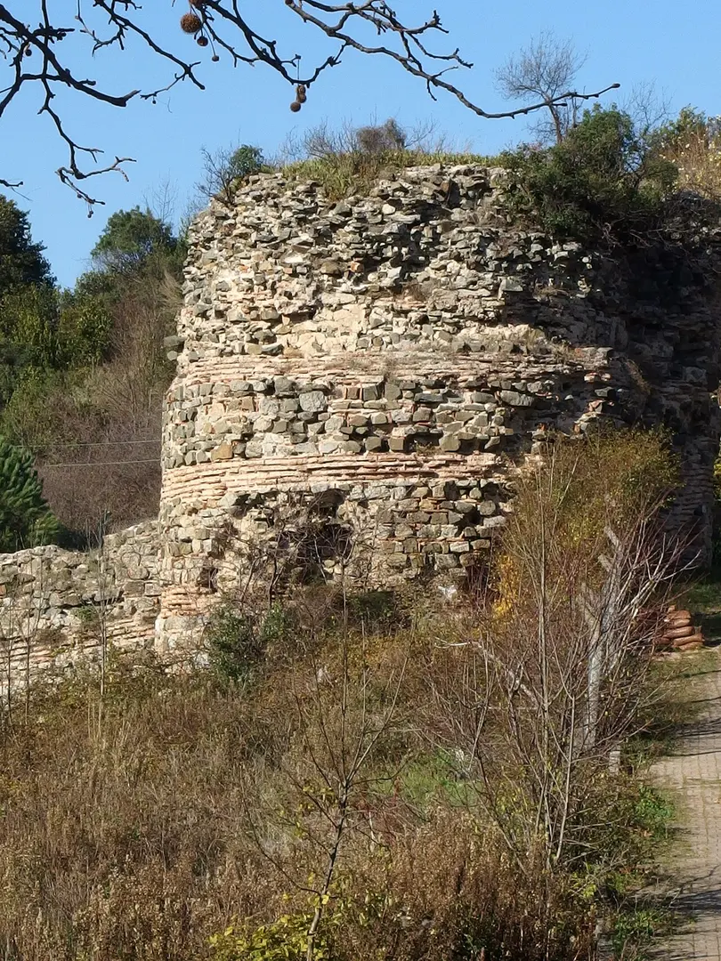 Burgruine Yoros