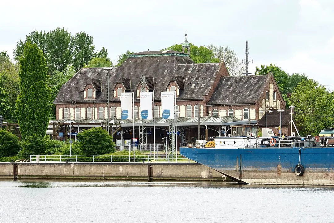 Bahnhof Brake
