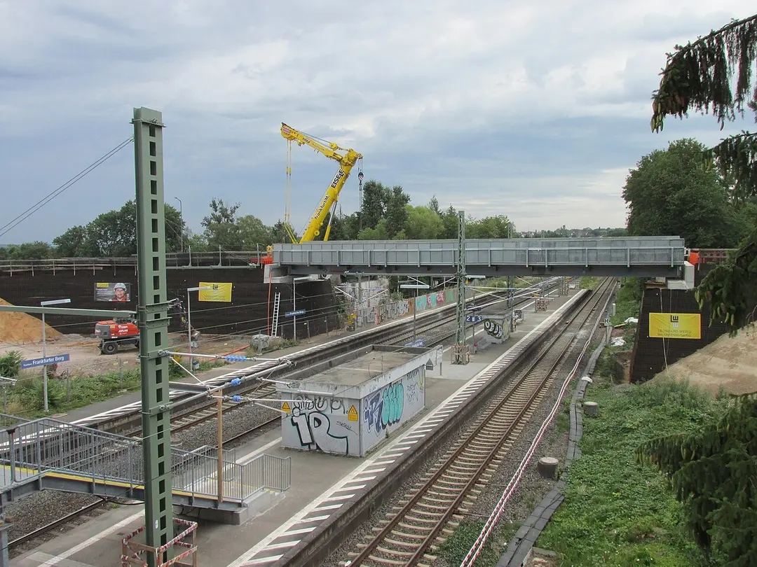 Bahnhof Frankfurt-Frankfurter Berg
