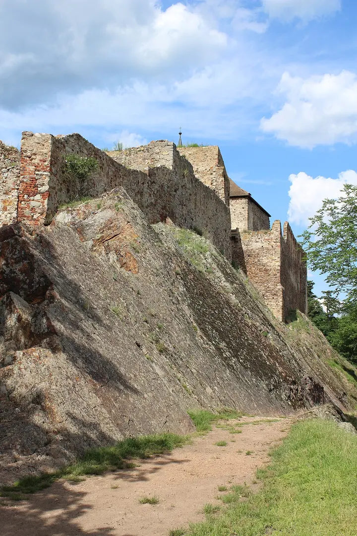Burg Tocnik