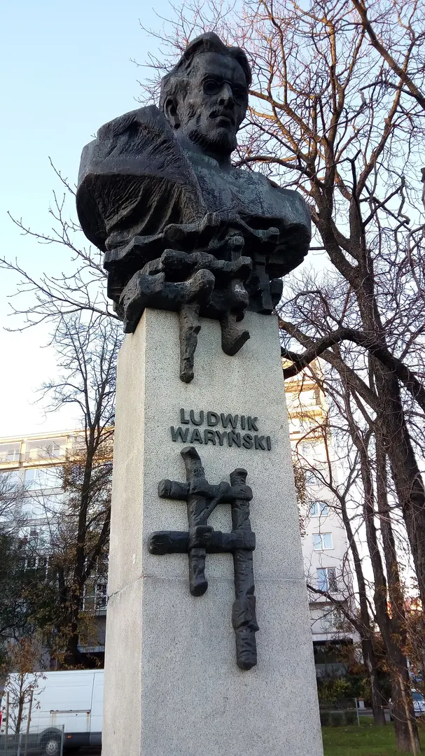 Ludwik Waryński monument in Warsaw