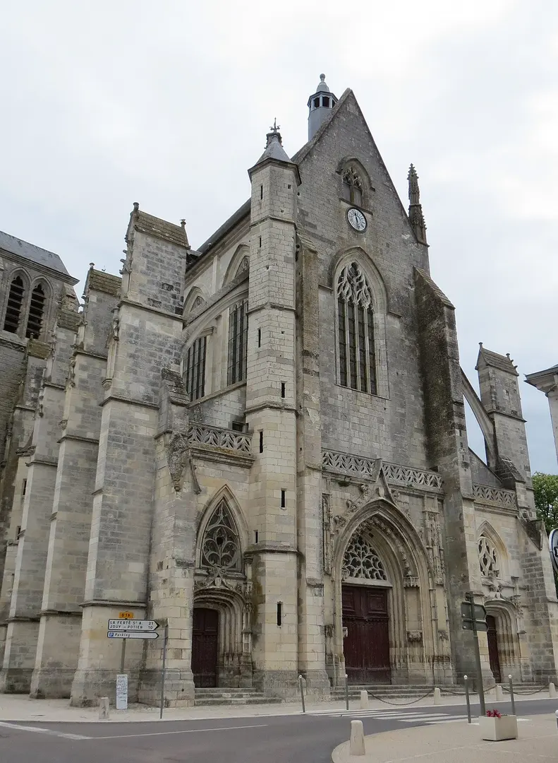 Basilique royale Notre-Dame-de-Cléry