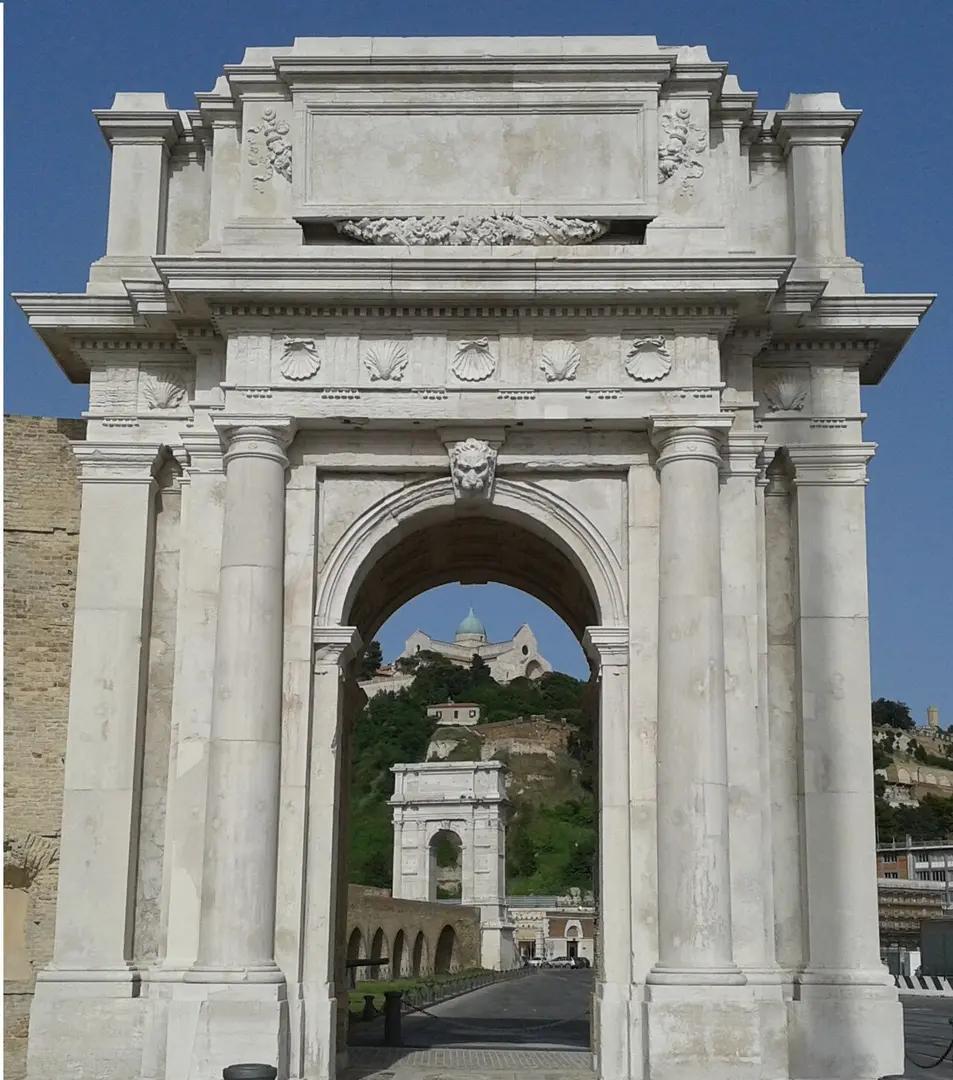 Arco di Traiano