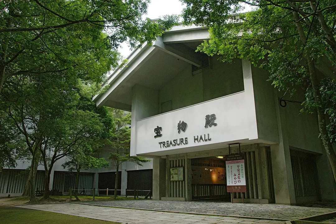 春日大社国宝殿