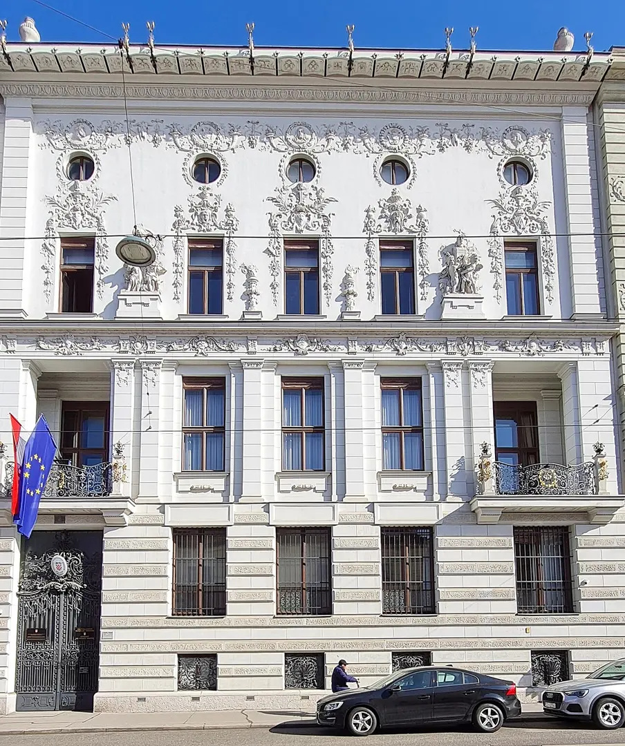 Palais Hoyos