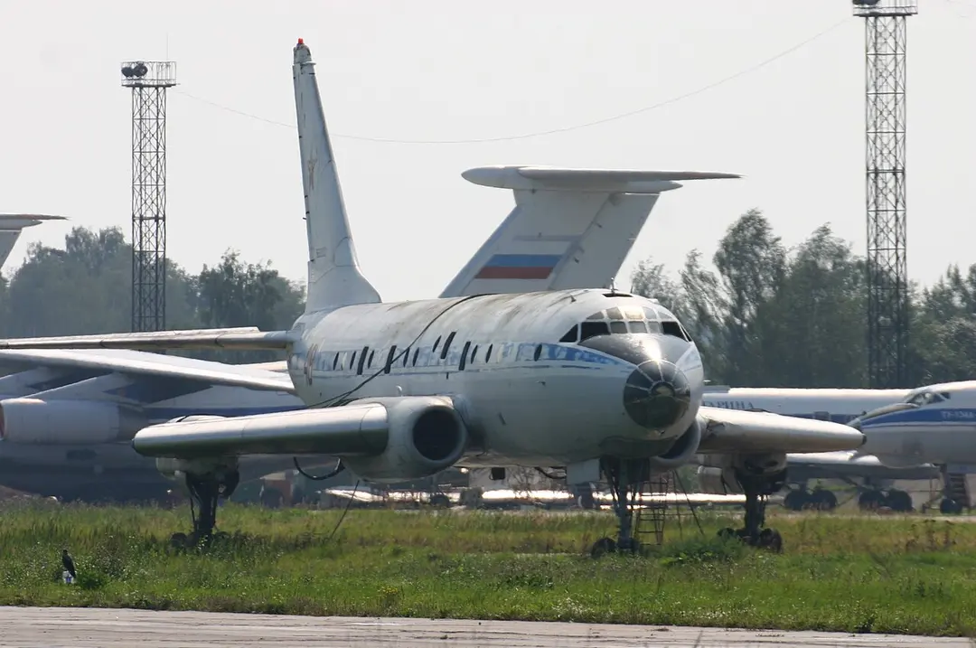 Ту-104