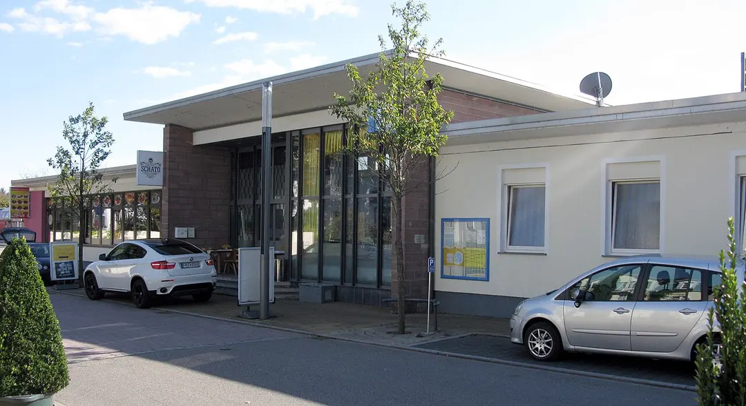 Bahnhof Neuenburg