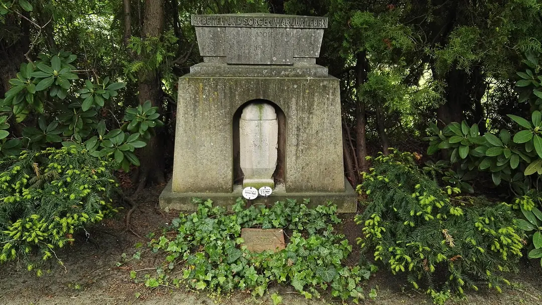 Heilig-Kreuz-Kirchhof