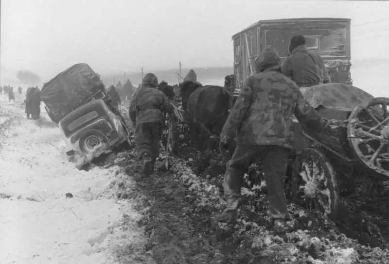 Пам'ятний знак на честь з’єднання військ 1-го і 2-го Українських фронтів