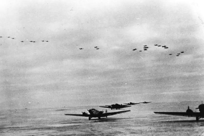Пам'ятний знак на честь з’єднання військ 1-го і 2-го Українських фронтів