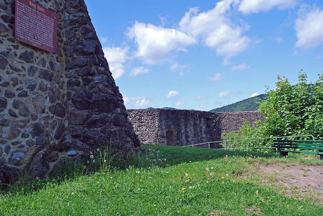 Burg Husen
