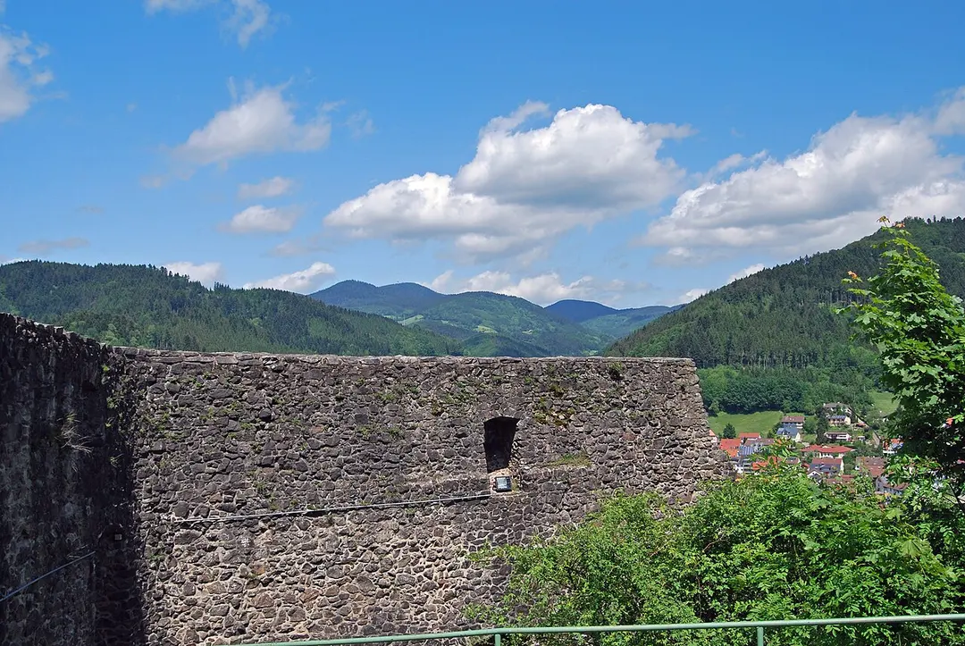 Burg Husen