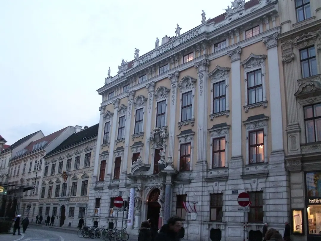 Palais Porcia